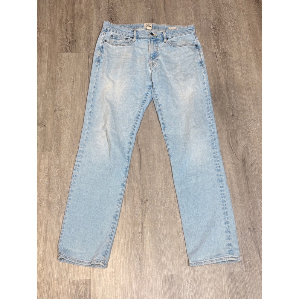 Flint and Tinder Mens Straight Fit Jeans Light Wash Blue Denim 31x32 Made in USA